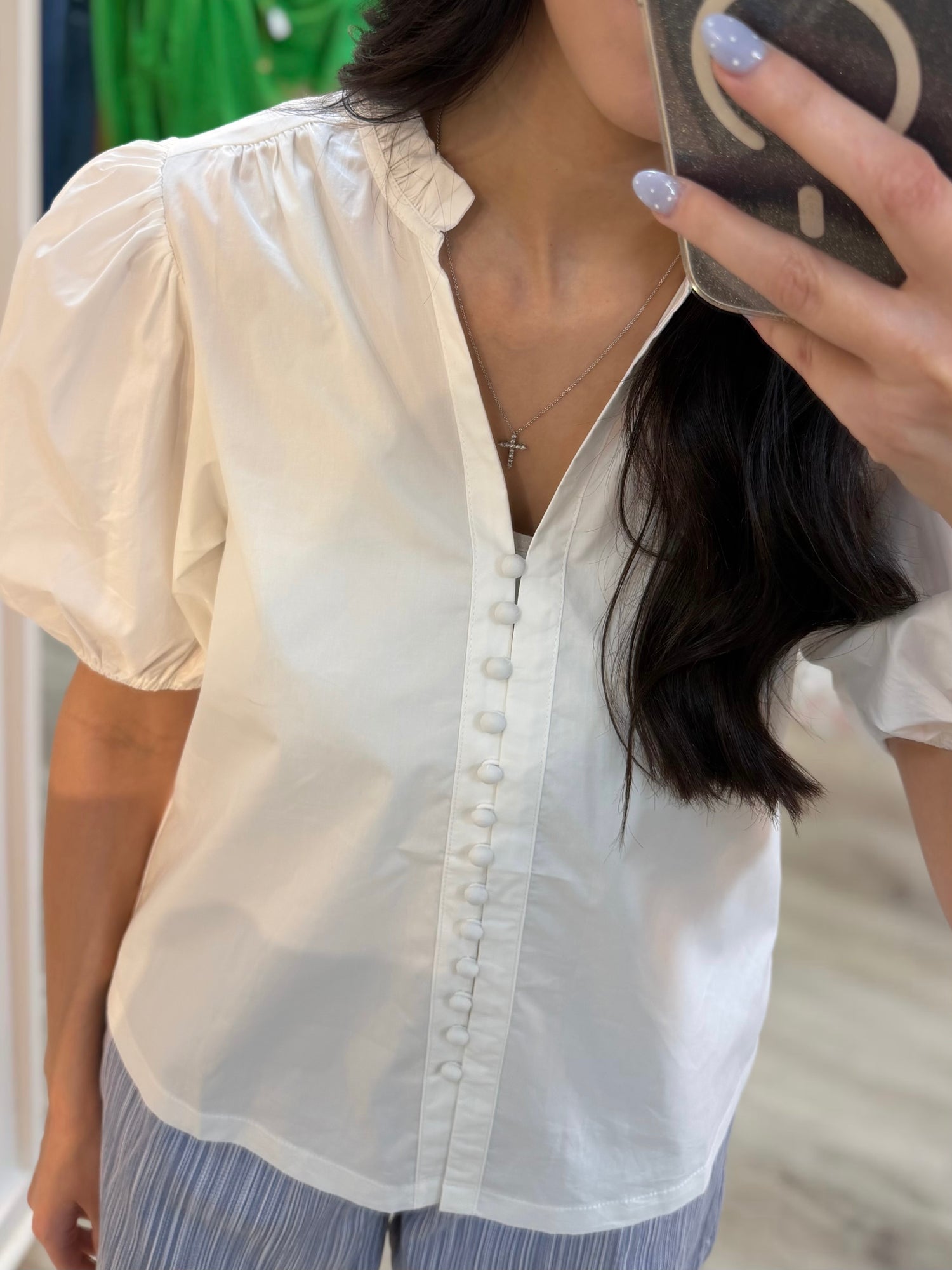 OFF WHITE RUFFLED COLLAR PUFF SLEEVE BUTTON UP TOP