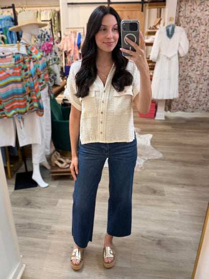 NATURAL BREEZY CRINKLE GAUZE SHORT SLEEVE BUTTON UP TOP