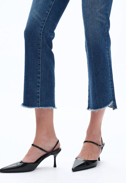 MEDIUM/DARK INDIGO MID RISE STEPPED FRAYED HEM CROPPED BOOTCUT DIAMOND JEANS