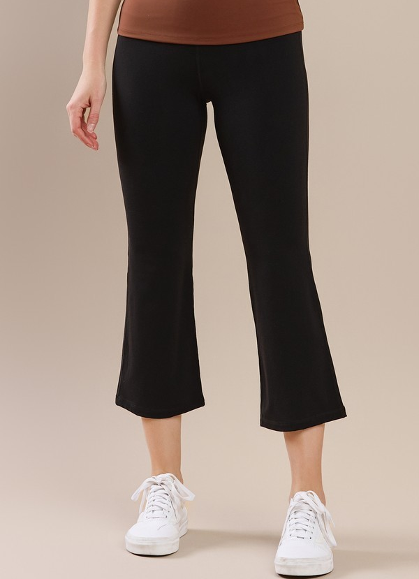 BLACK YOGA FLARE HIGH WAISTED CAPRI PANTS