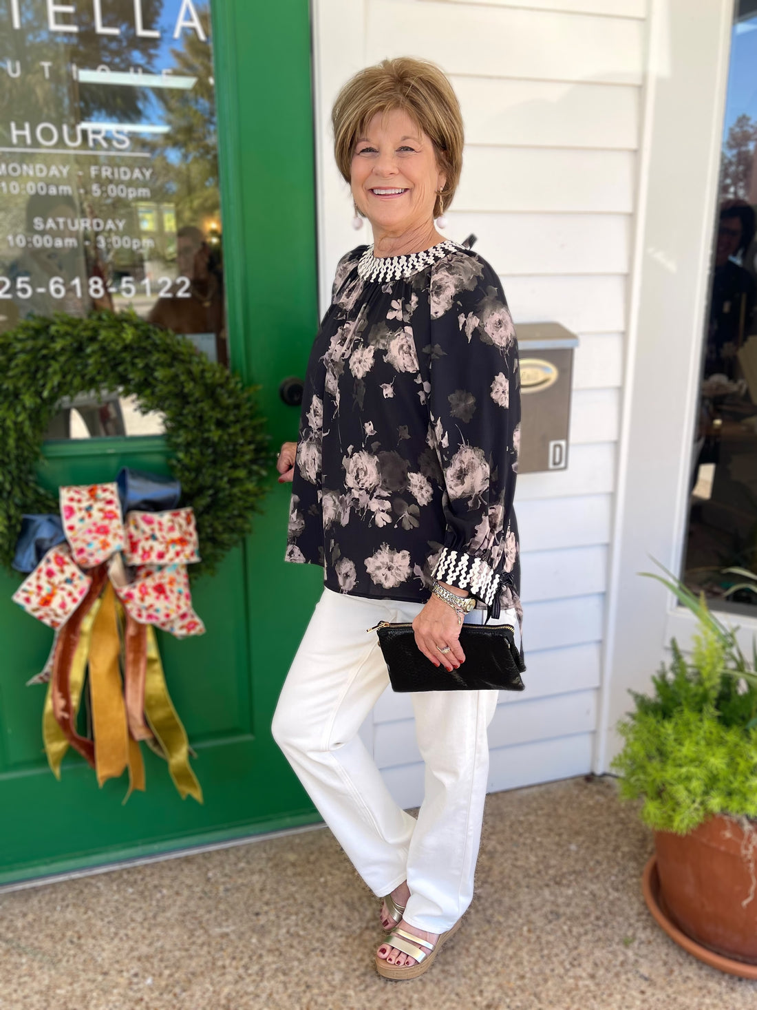 BLACK FLORAL PRINT RIC RAC ACCENT 3/4 SLEEVE TOP