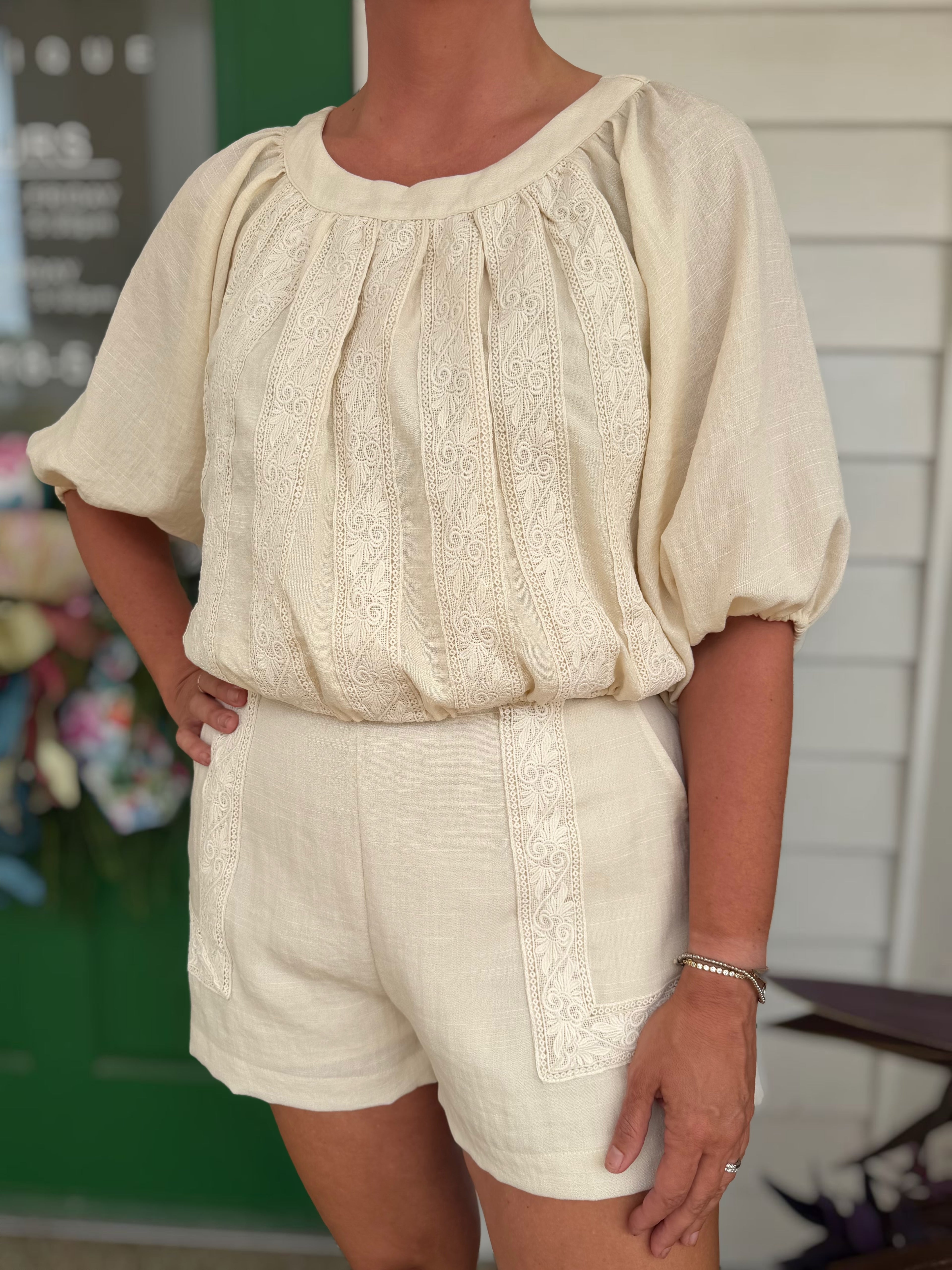 CREAM LACE TRIM BELTED MALIA SHORTS
