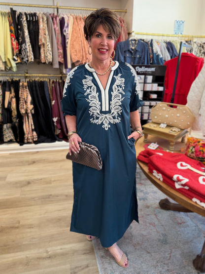 NAVY/WHITE EMBROIDERY DETAIL SMOCKED HALF SLEEVE MIDI DRESS