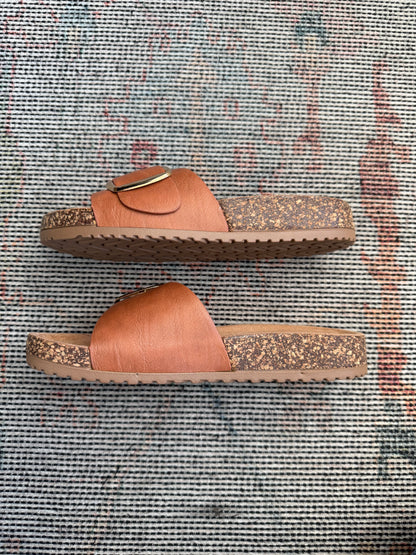 COGNAC WIDE FAUX LEATHER GOLD BUCKLE STRAP SLIP ON SANDAL