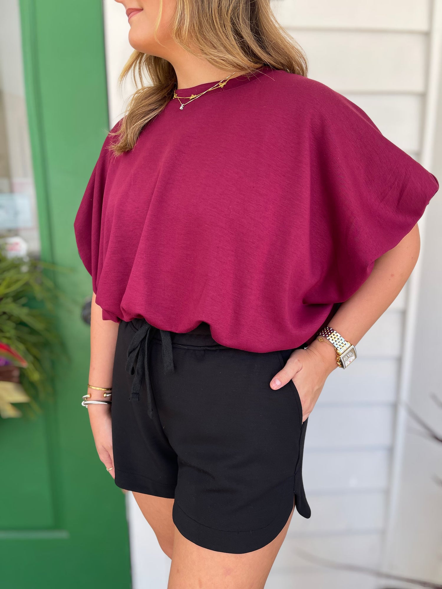 WINE BUBBLE HEM PULLOVER TOP