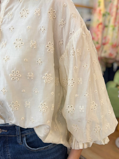 IVORY FLORAL EMBROIDERED EYELET BUBBLE SLEEVE BUTTON UP TOP