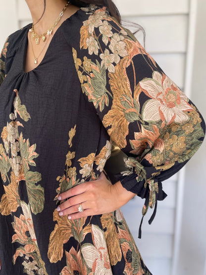 BLACK FLORAL PRINT GATHERED VNECK LONG SLEEVE MINI DRESS