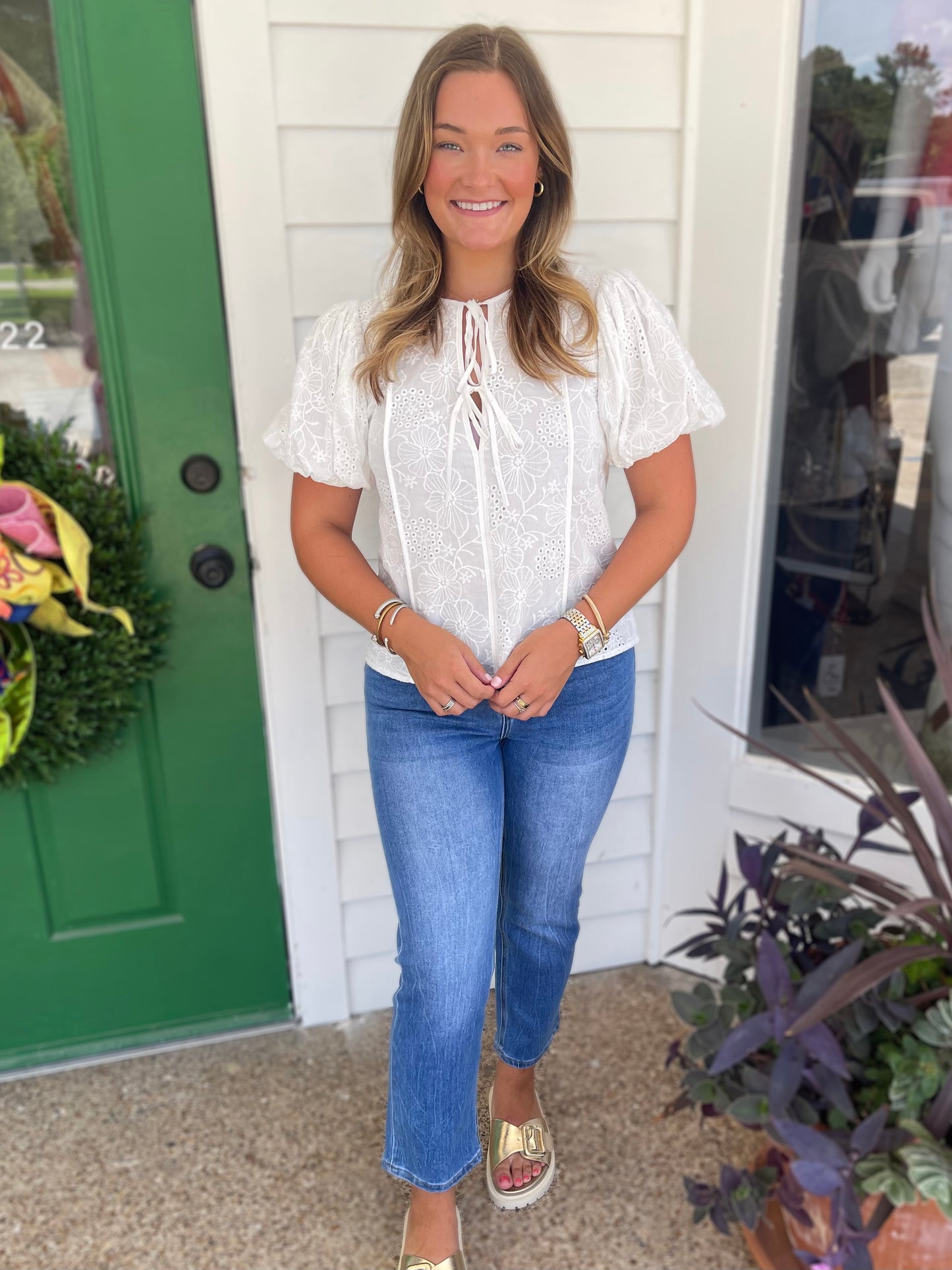 WHITE EYELET FRONT-TIE PUFF SLEEVE TOP