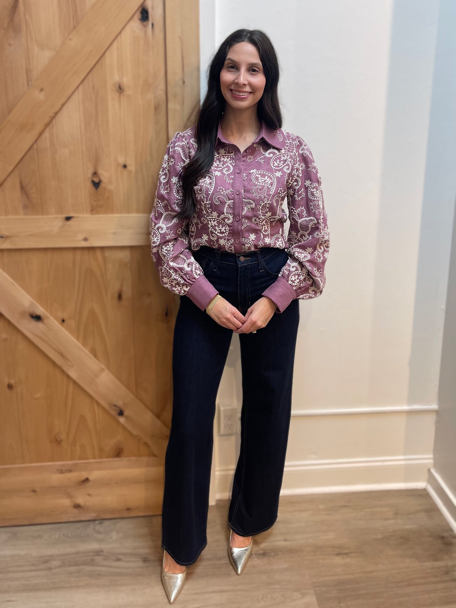 MAUVE/CREAM EMBROIDERED COLLARED BUTTON UP LONG SLEEVE TOP