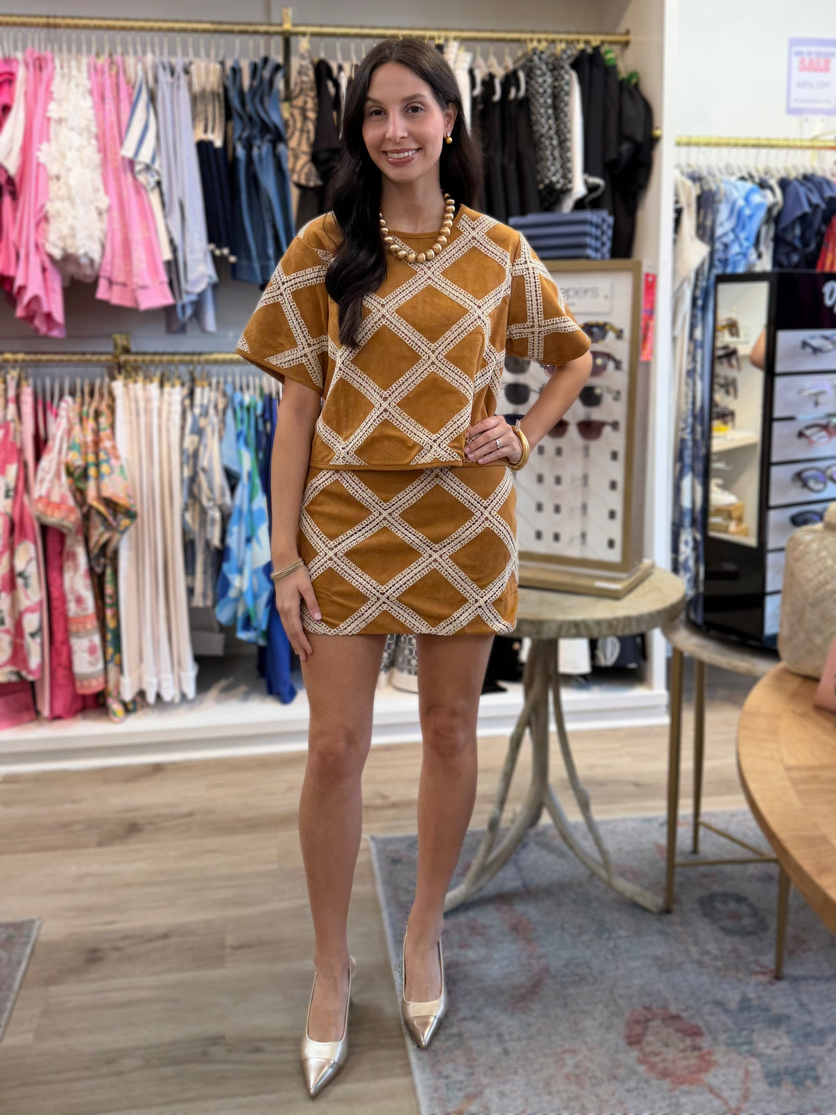 CAMEL/ECRU CROCHET PATCH SUEDE SHORT SLEEVE CROP TOP