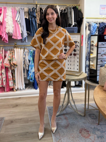 CAMEL/ECRU CROCHET PATCH SUEDE SHORT SLEEVE CROP TOP