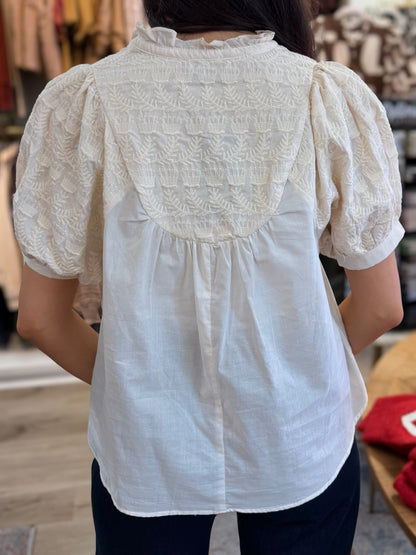 CREAM EMBROIDERY DETAILED VNECK SHORT PUFF SLEEVE TOP