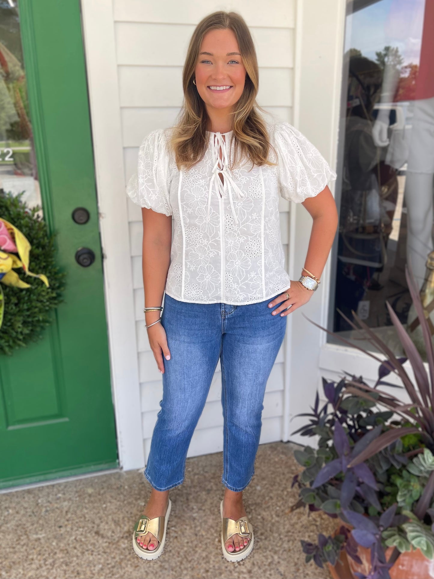 WHITE EYELET FRONT-TIE PUFF SLEEVE TOP