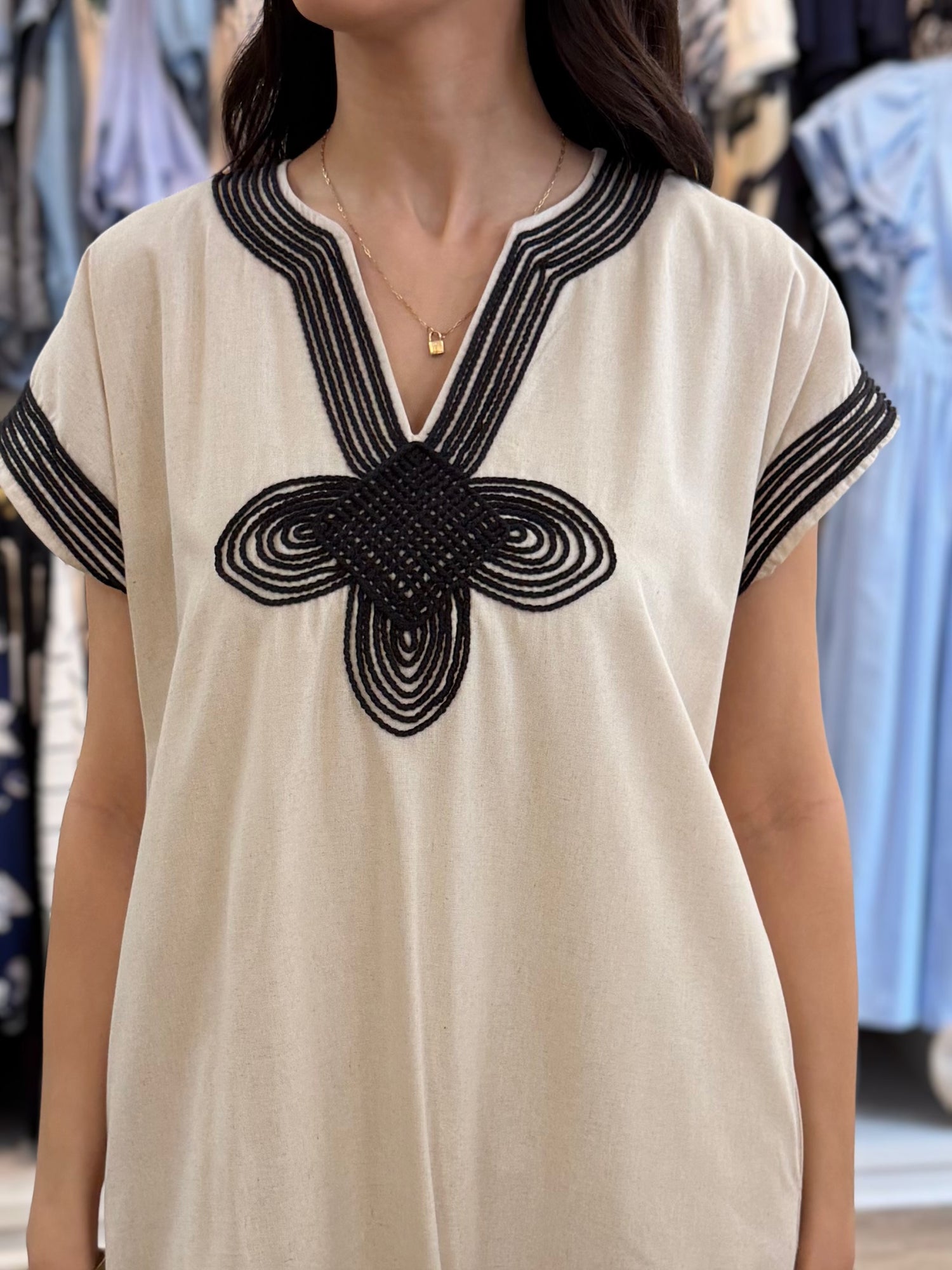 LINEN/BLACK TWISTED PIPING DETAIL SHORT SLEEVE MIDI DRESS