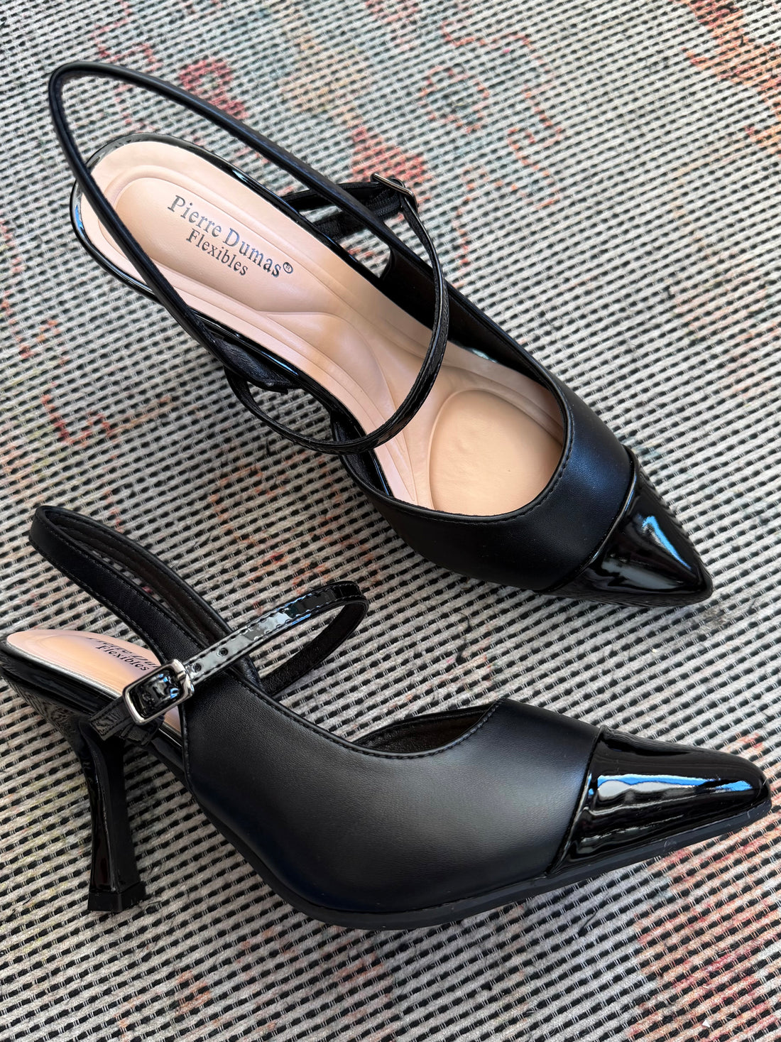 BLACK POINTED TOE SLINGBACK HEEL