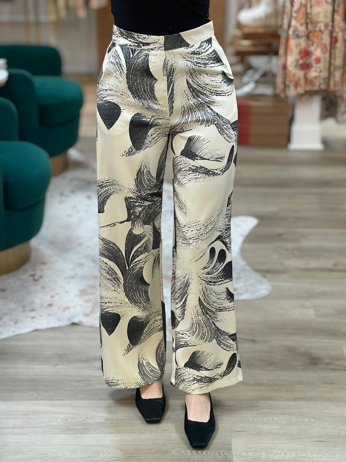 CREAM/GRAY PRINTED WIDE LEG PANTS