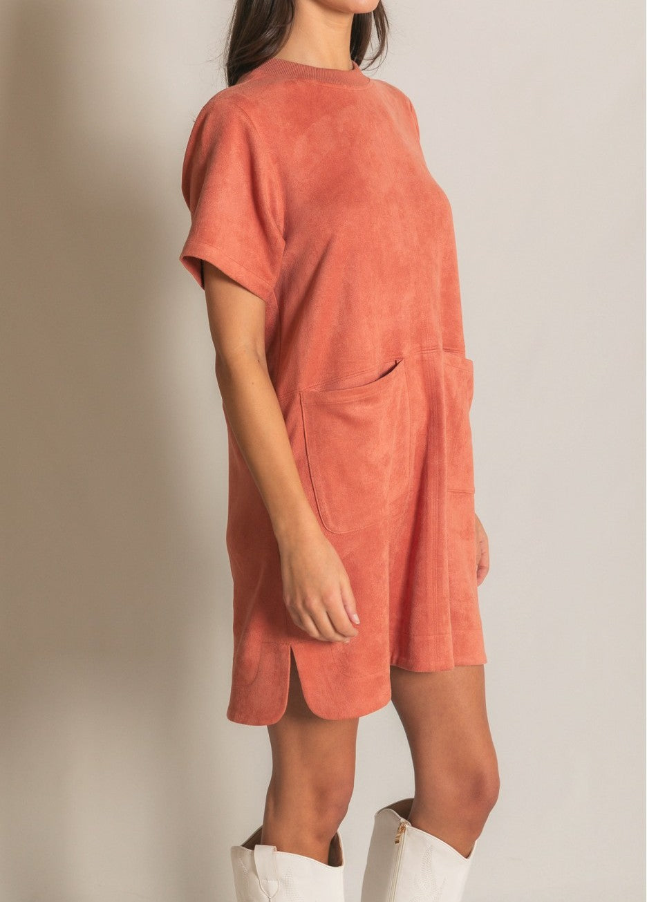 DUSTY ROSE FAUX MICROSUEDE RIB CONTRAST SHORT SLEEVE SHIFT MINI DRESS