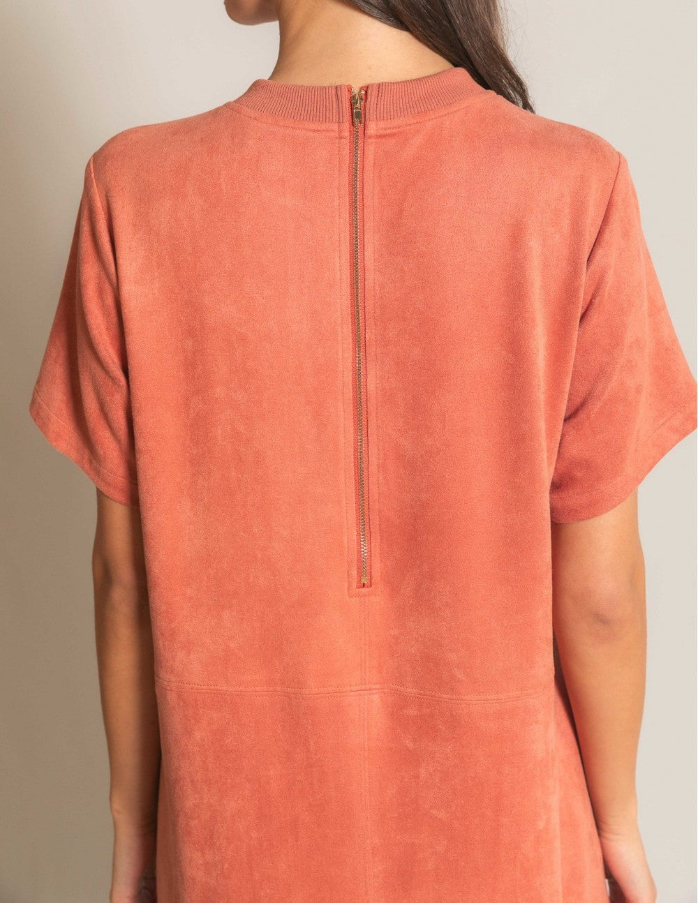 DUSTY ROSE FAUX MICROSUEDE RIB CONTRAST SHORT SLEEVE SHIFT MINI DRESS