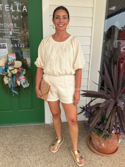 CREAM LACE APPLIQUÉ BALLOON SLEEVE BO CROP TOP