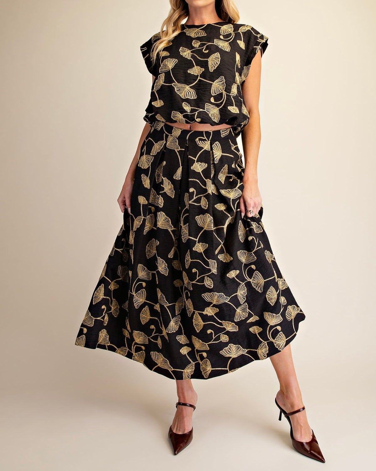 BLACK &amp; GOLD LEAF EMBROIDERY SHORT SLEEVE BUBBLE HEM TOP