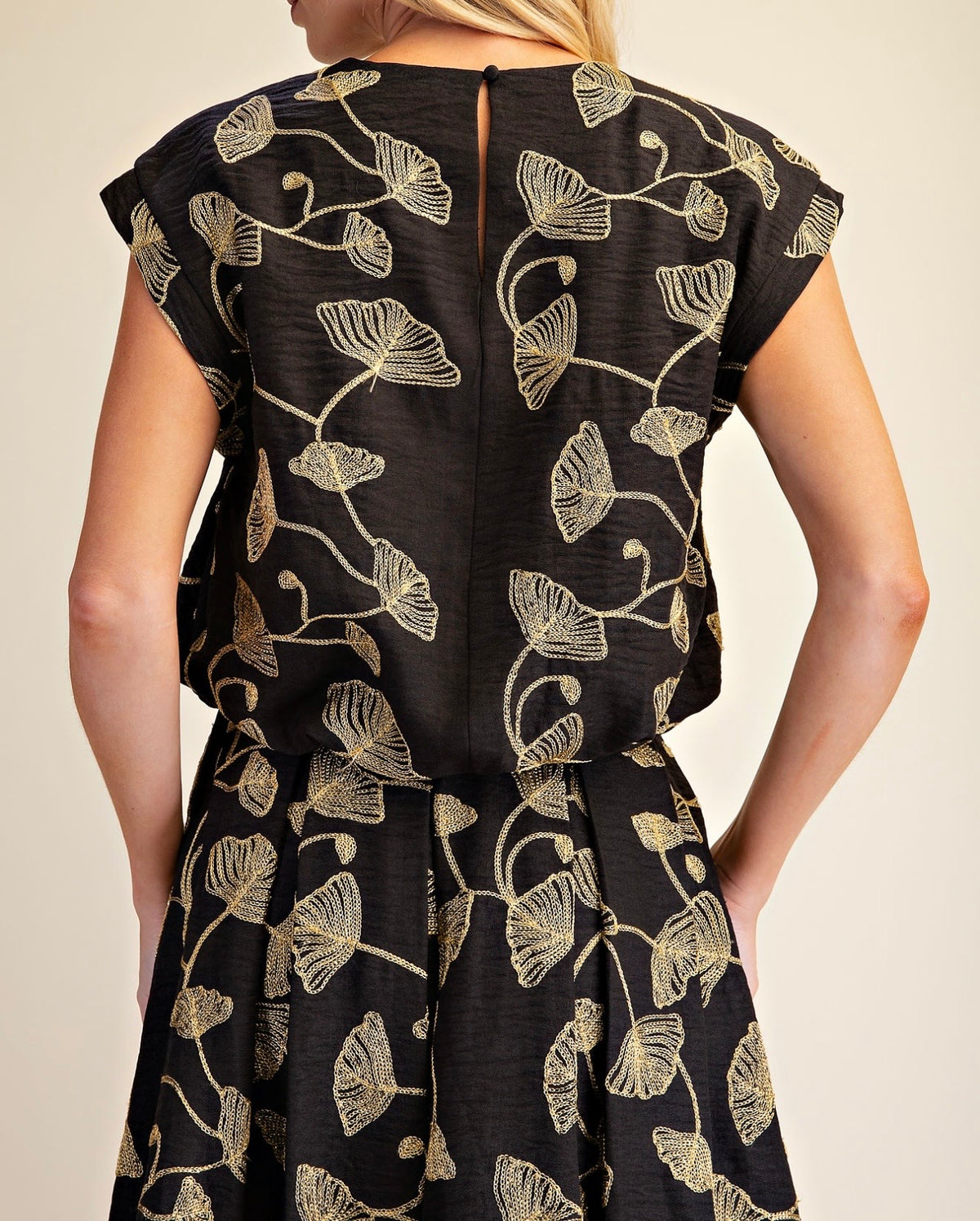 BLACK &amp; GOLD LEAF EMBROIDERY SHORT SLEEVE BUBBLE HEM TOP