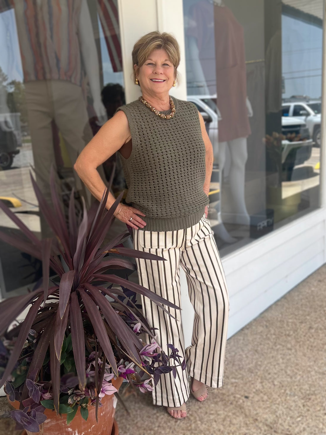 OLIVE CROCHET KNIT SLEEVELESS PULLOVER SWEATER