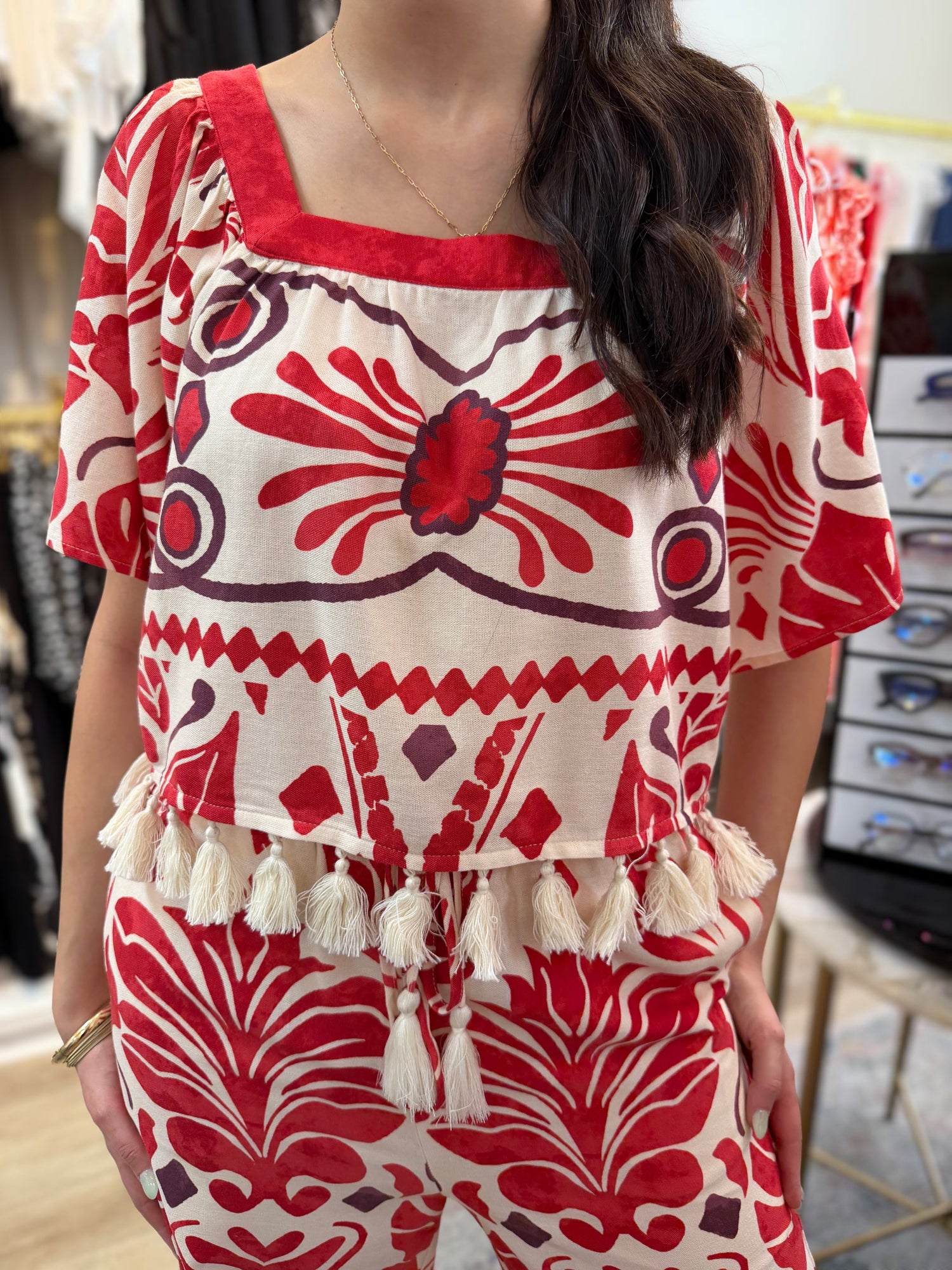 IVORY/RED GEO TROPICAL PRINT TASSEL FRINGE TRIM SQUARE NECK LINEN BLEND TOP
