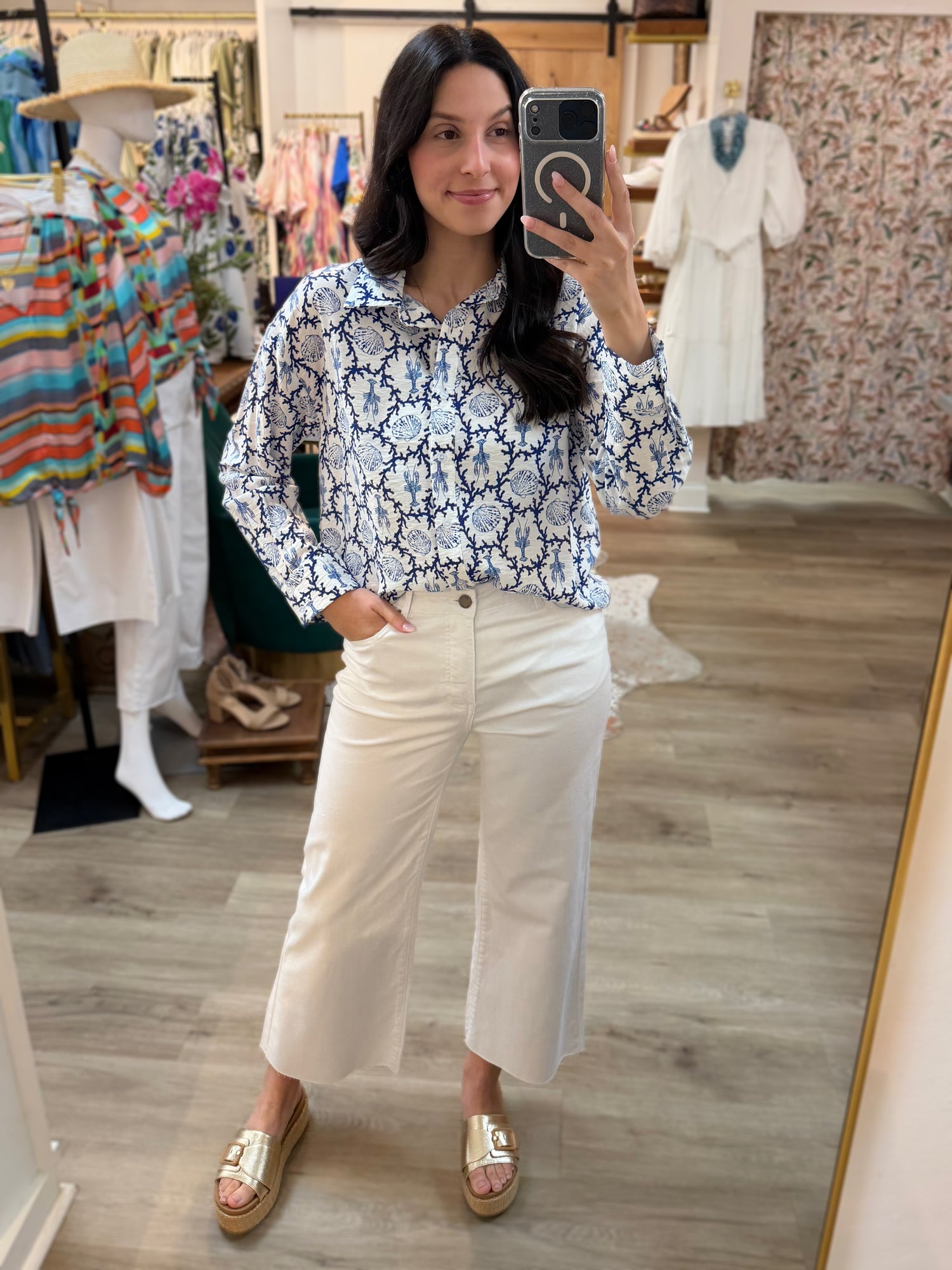 WHITE/ROYAL BLUE BEACH PRINT LONG SLEEVE BUTTON DOWN TOP