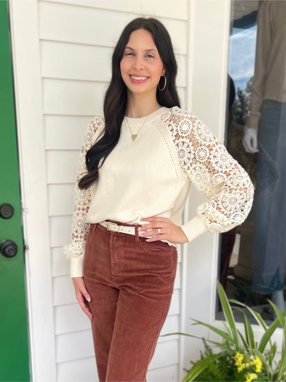 CREAM LACE SLEEVE SWEATER TOP