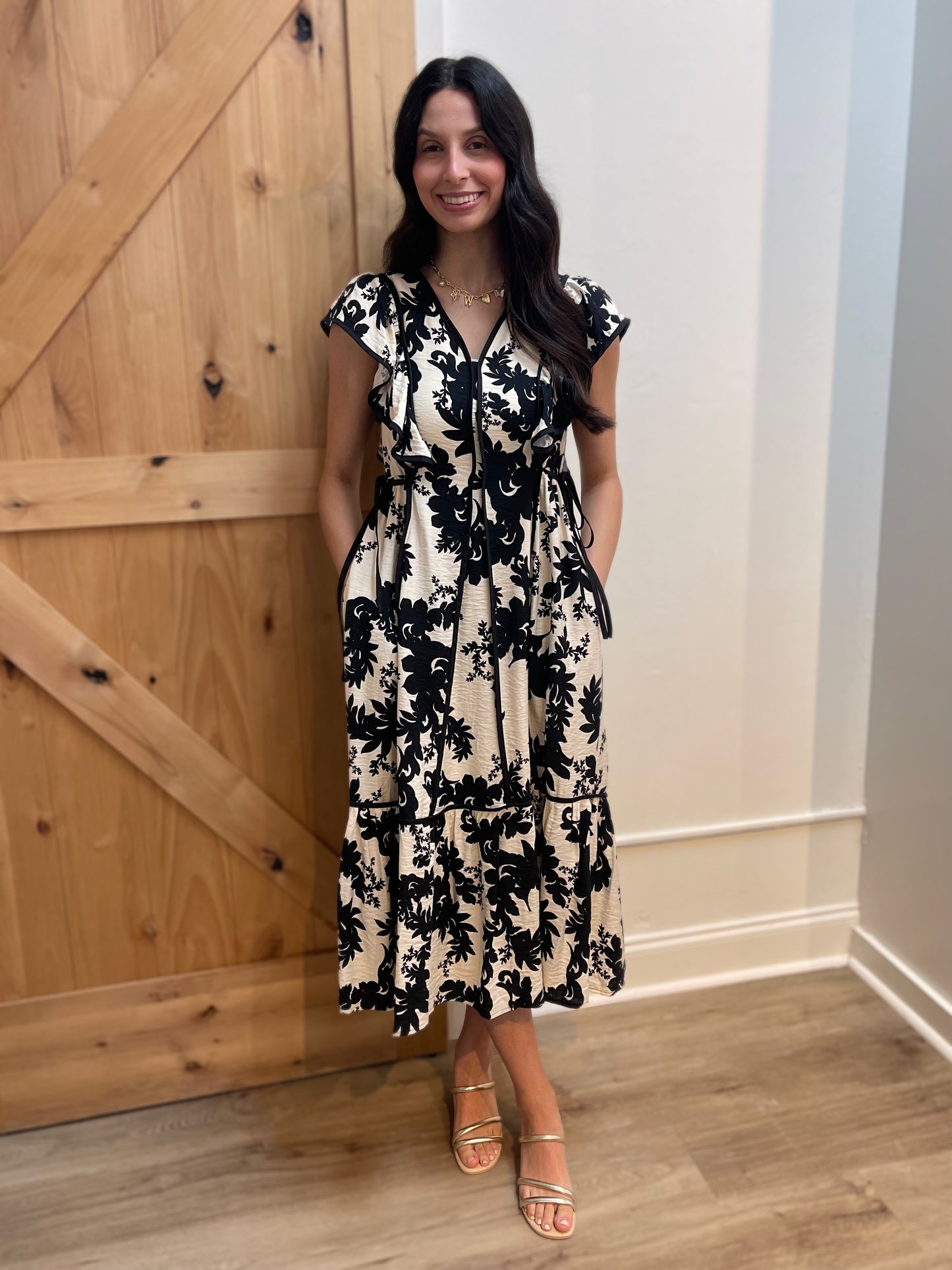BLACK BOTANICAL FLORAL PRINT FLUTTER SLEEVE MIDI DRESS