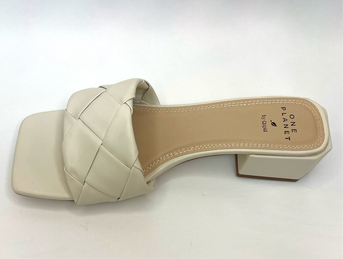 BONE SQUARE TOE HEEL