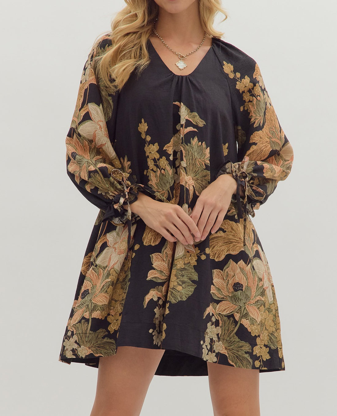 BLACK FLORAL PRINT GATHERED VNECK LONG SLEEVE MINI DRESS