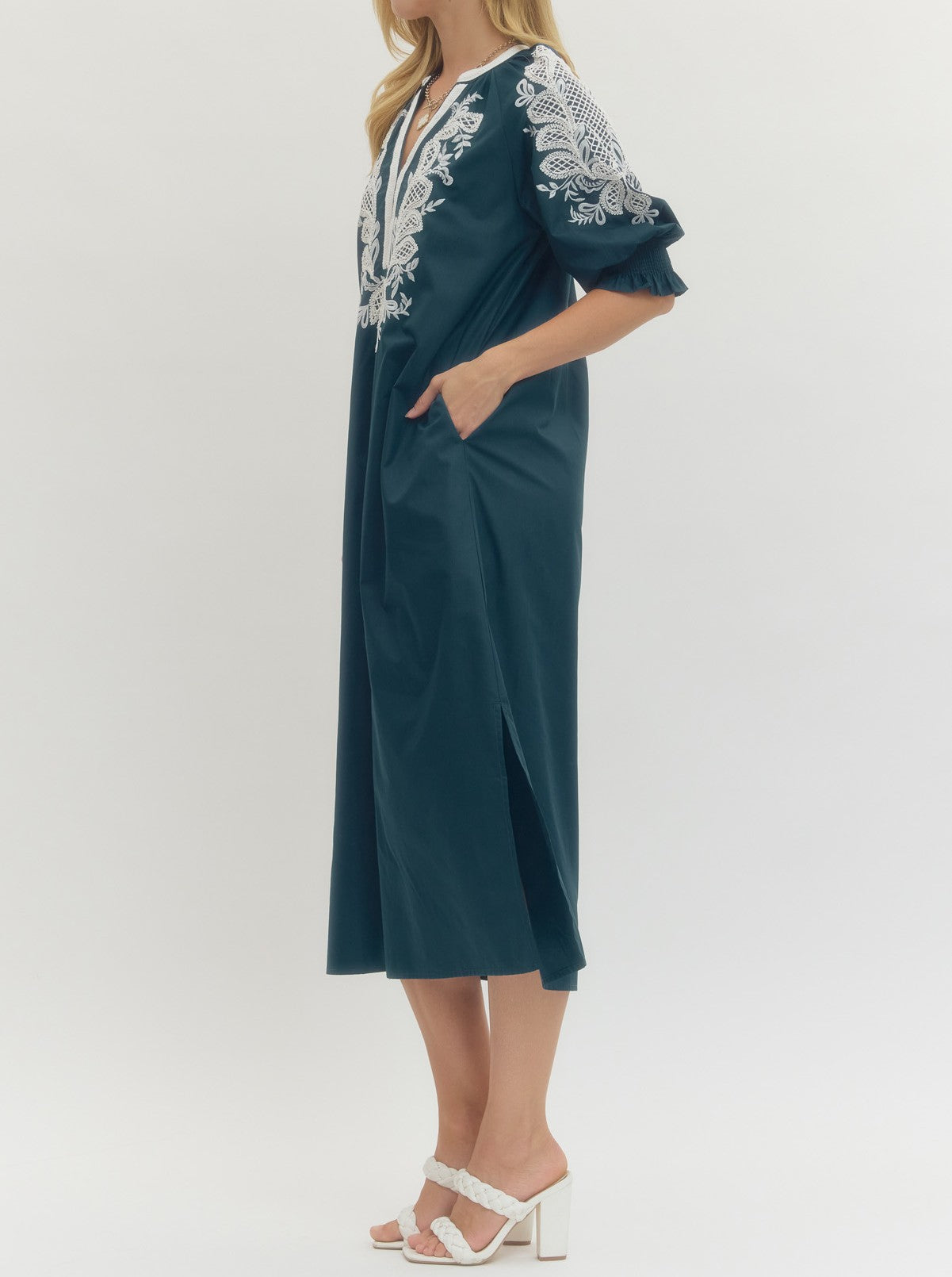 NAVY/WHITE EMBROIDERY DETAIL SMOCKED HALF SLEEVE MIDI DRESS