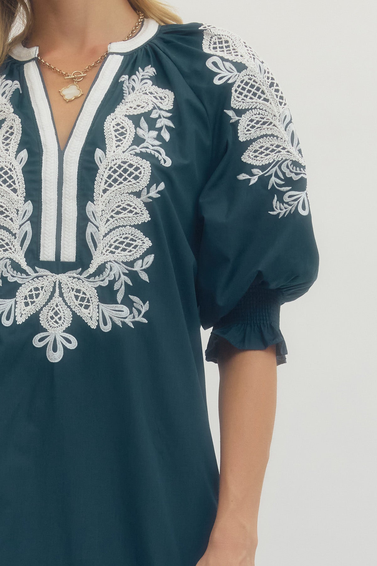 NAVY/WHITE EMBROIDERY DETAIL SMOCKED HALF SLEEVE MIDI DRESS