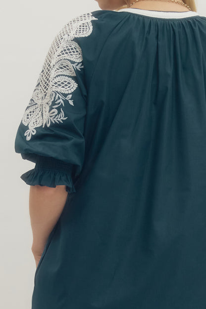 NAVY/WHITE EMBROIDERY DETAIL SMOCKED HALF SLEEVE MIDI DRESS