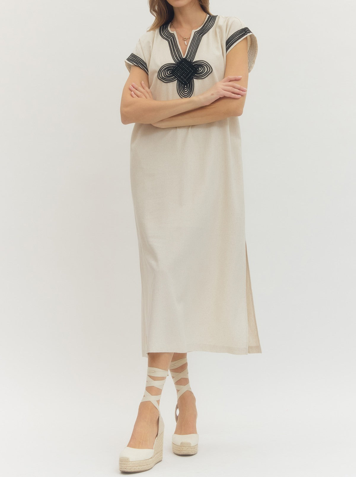 LINEN/BLACK TWISTED PIPING DETAIL SHORT SLEEVE MIDI DRESS