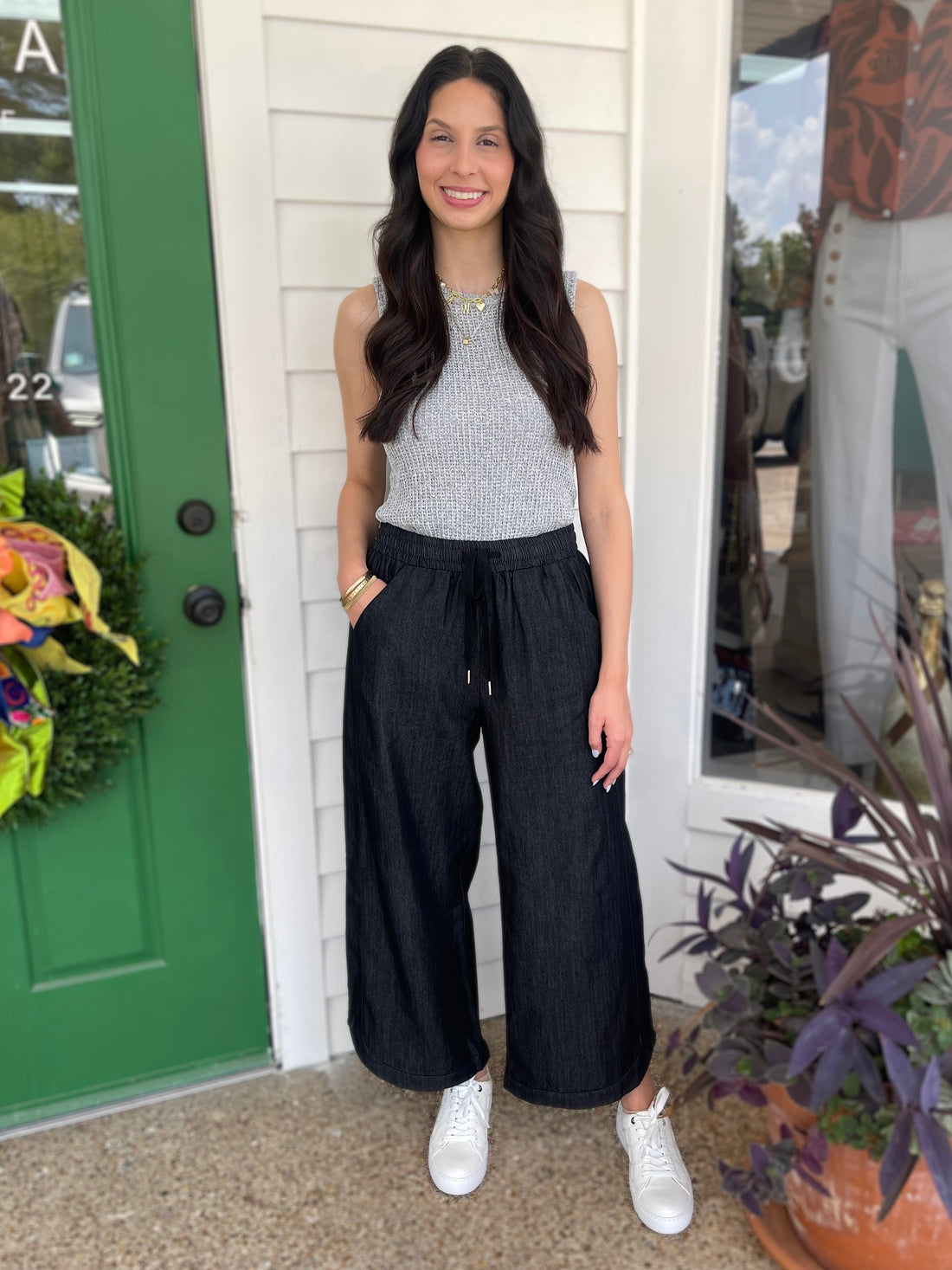BLACK DENIM DOLPHINE TAIL HEM CROP WIDE LEG PANTS