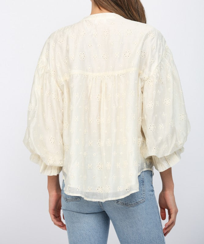 IVORY FLORAL EMBROIDERED EYELET BUBBLE SLEEVE BUTTON UP TOP