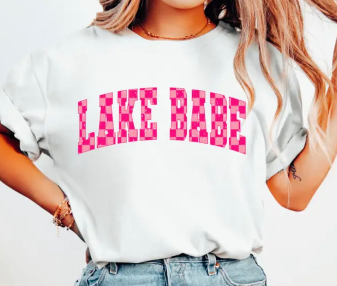 LAKE BABE GRAPHIC TEE