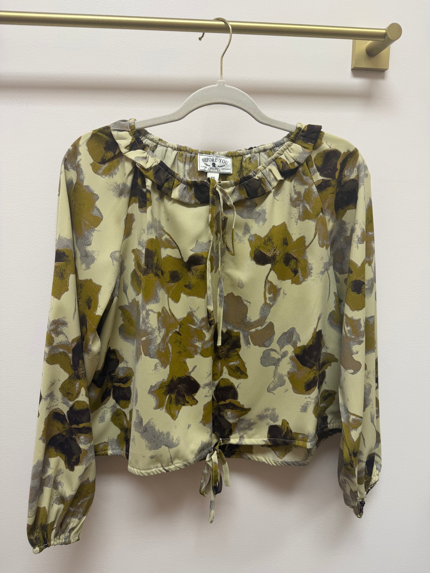 ACACIA/CHOCOLATE FLORAL PRINT LONG SLEEVE TIE TOP