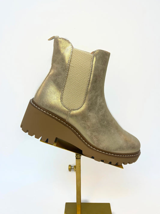 GOLD SLIP ON CHELSEA ANKLE BOOT