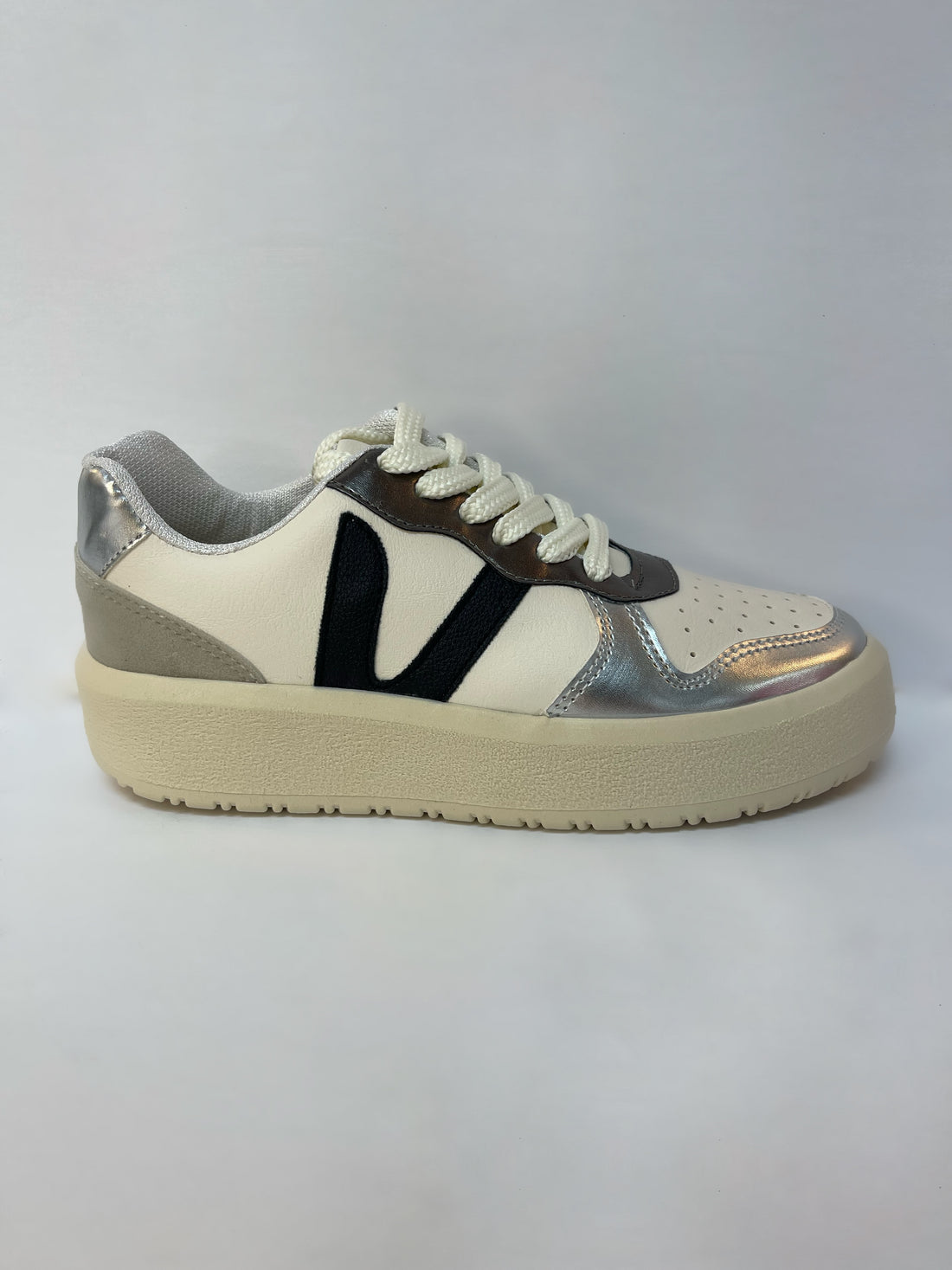 BLACK/SILVER IVY SNEAKER