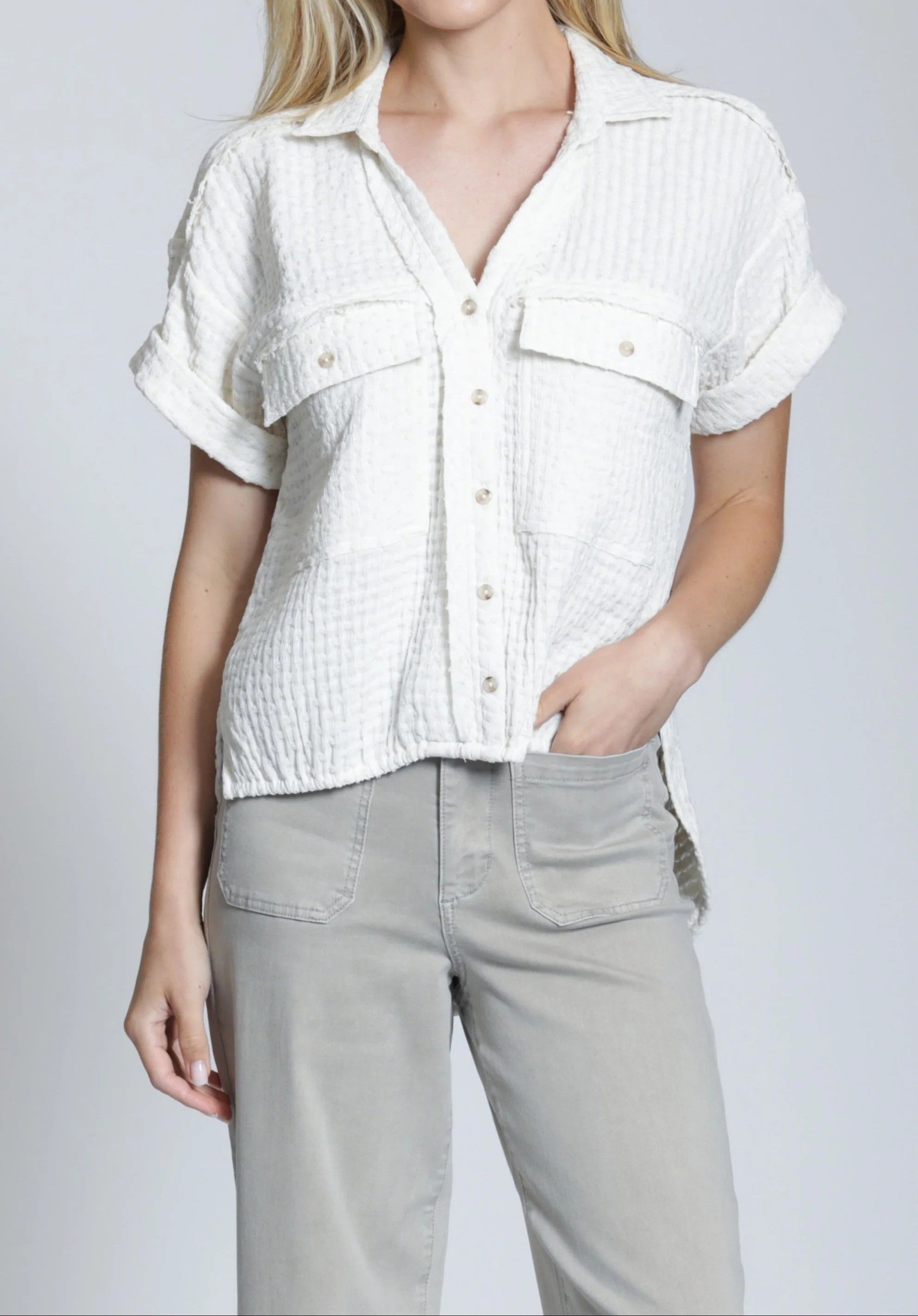 NATURAL BREEZY CRINKLE GAUZE SHORT SLEEVE BUTTON UP TOP