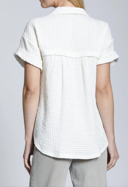NATURAL BREEZY CRINKLE GAUZE SHORT SLEEVE BUTTON UP TOP