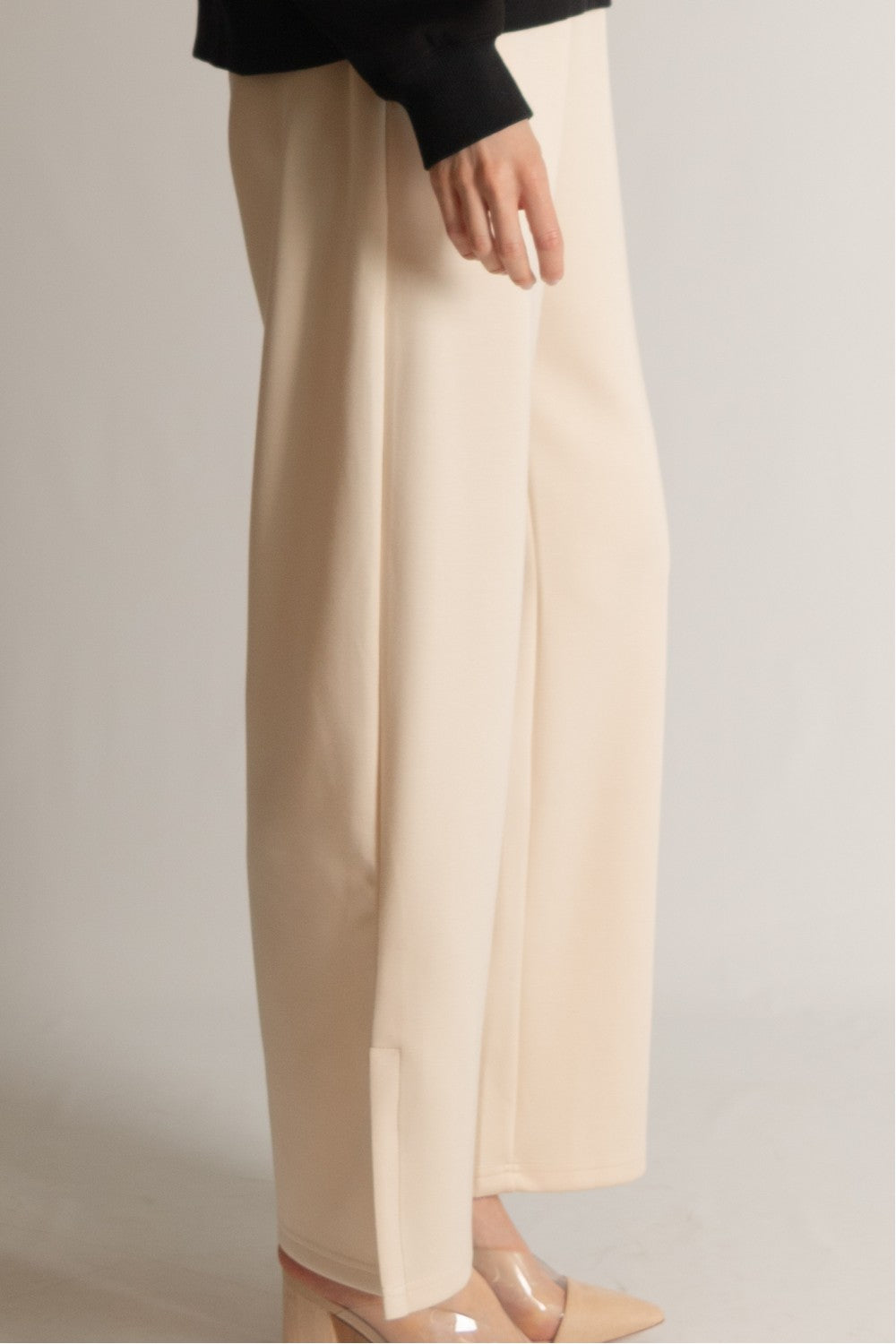 EGGSHELL PCILL BUTTER MODAL SIDE SLIT WIDE LEG PANTS