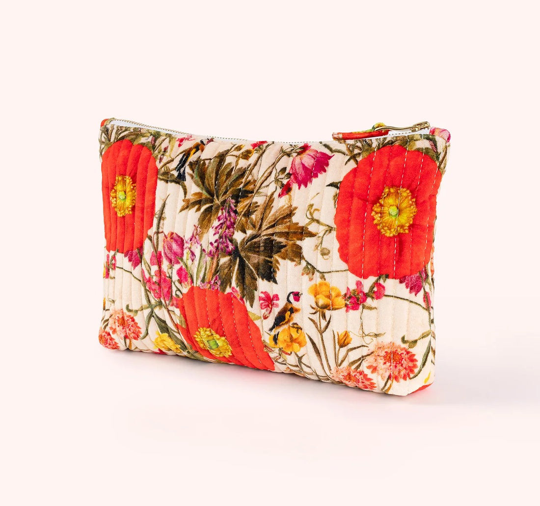 CREAM FINE FLOWERS QUILTED VELVET POUCH
