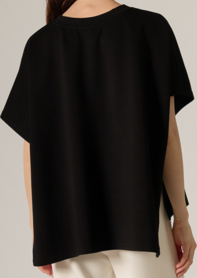 BLACK PCILL SIDE SLIT CAPE TOP