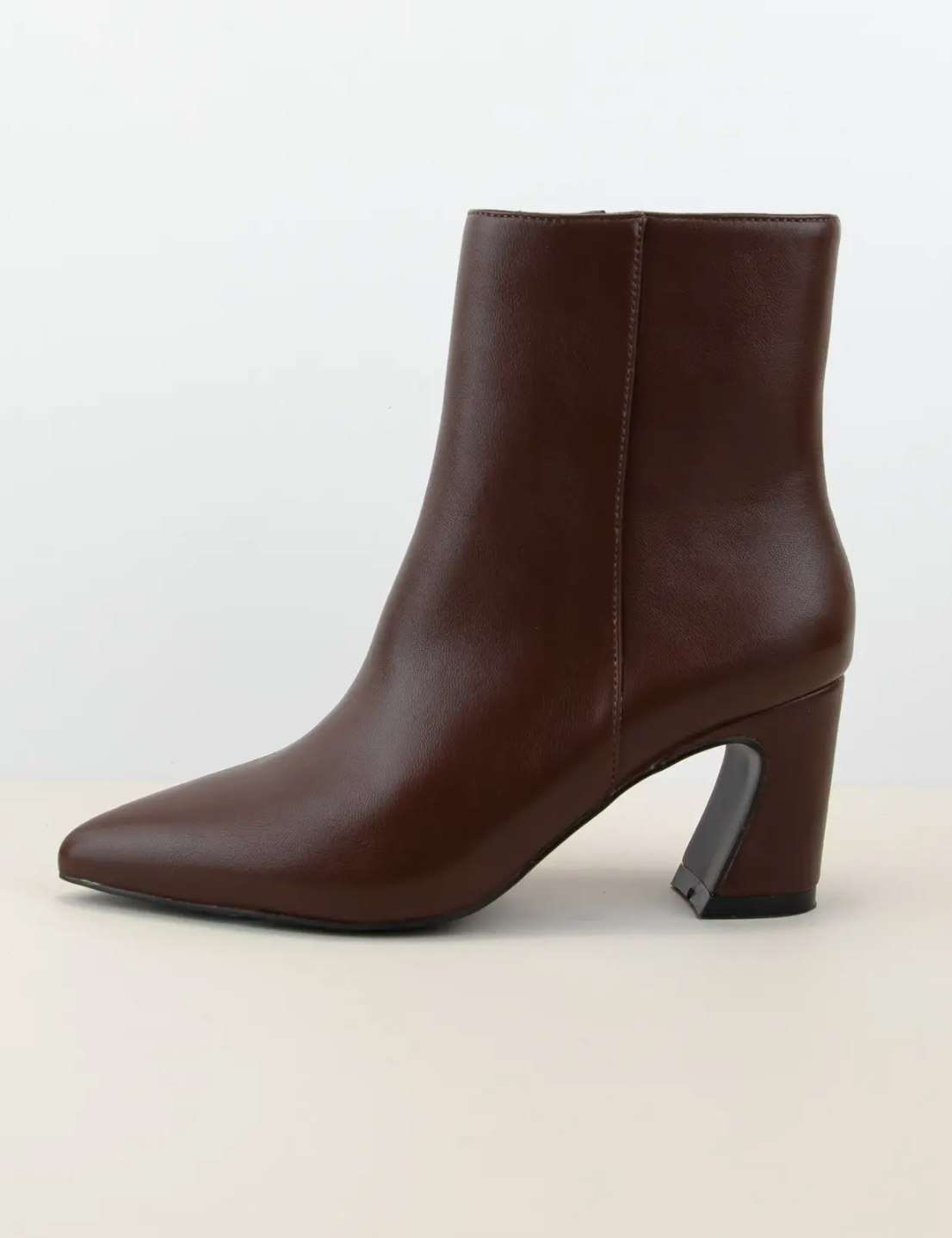 BROWN POINTED TOE BLOCK HEEL BOOT