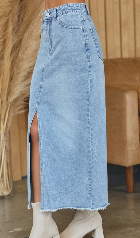 FRAYED HEM DENIM SKIRT