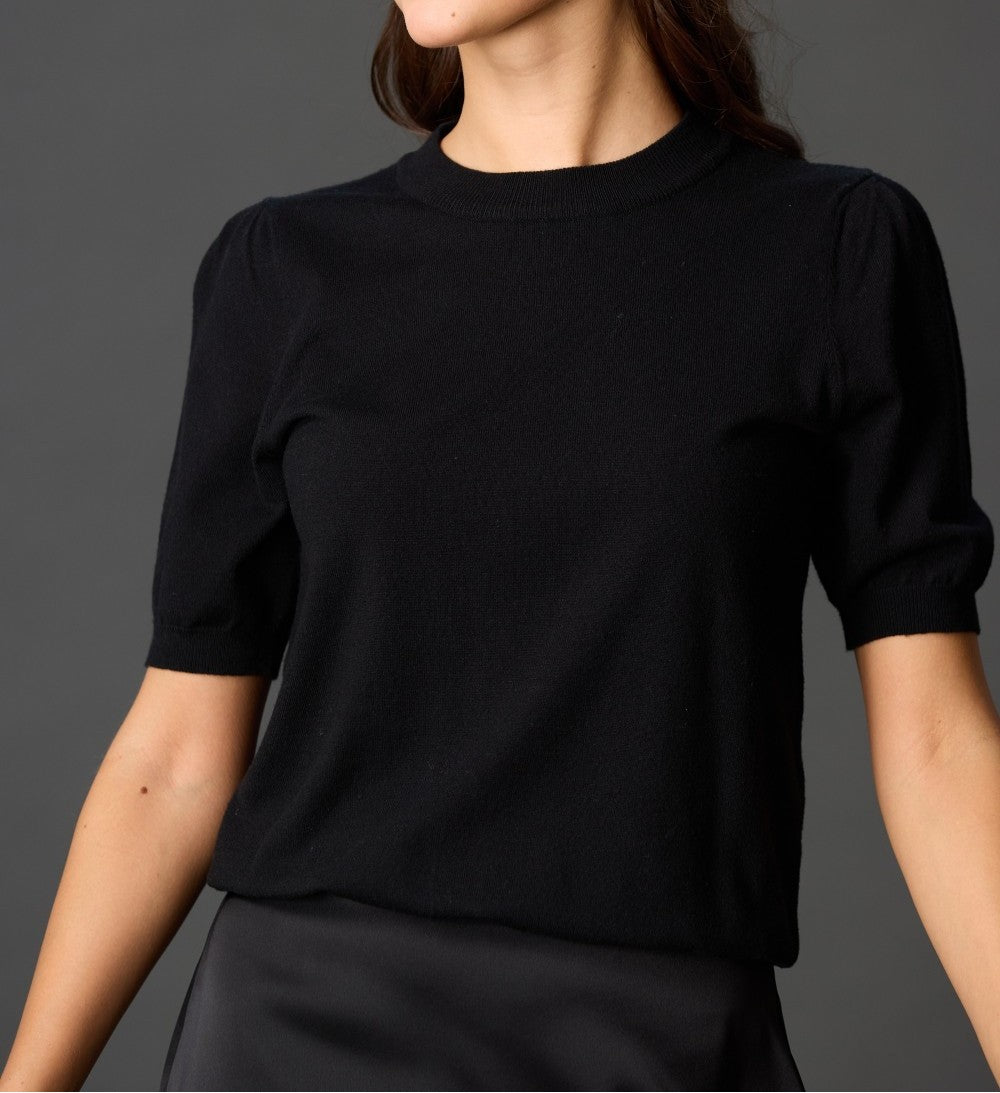 BLACK KNIT SHORT PUFF SLEEVE TOP